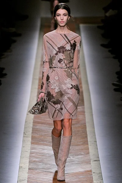 Look 19